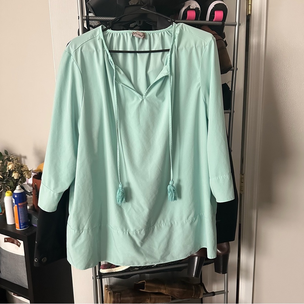 Chico's Green 3/4 Sleeve Tie Front Blouse
